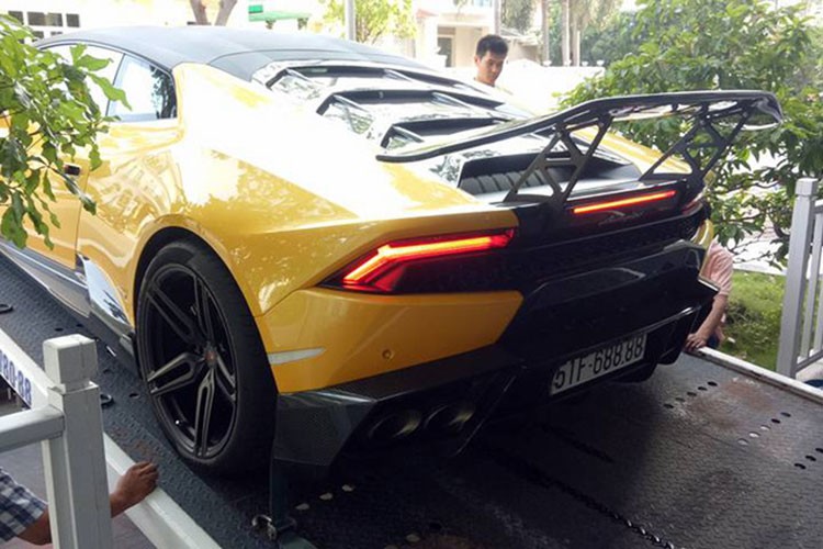 Lamborghini &quot;hang khung&quot; cua Cuong Do La ra Da Nang-Hinh-4